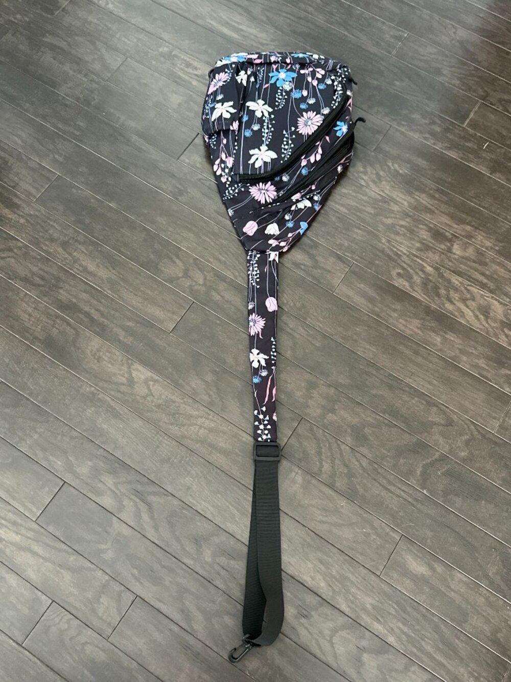 Black Floral Pattern Cross Body Sling Bag - Picture 7 of 8